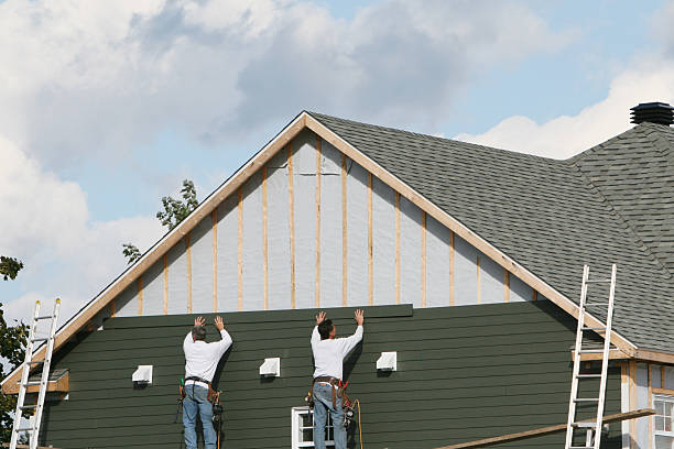 Professional Siding technician working in Pulaski, PA